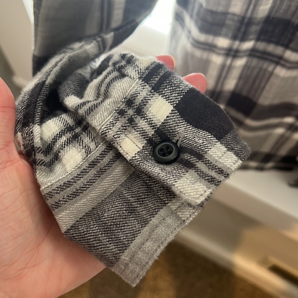 FLANNEL - Picture 3 of 5